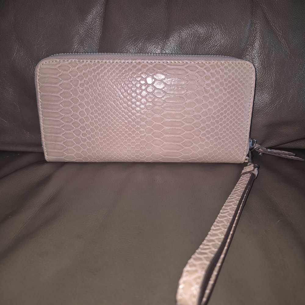 Pink Snake-Embossed Wallet - Picture 2 of 4